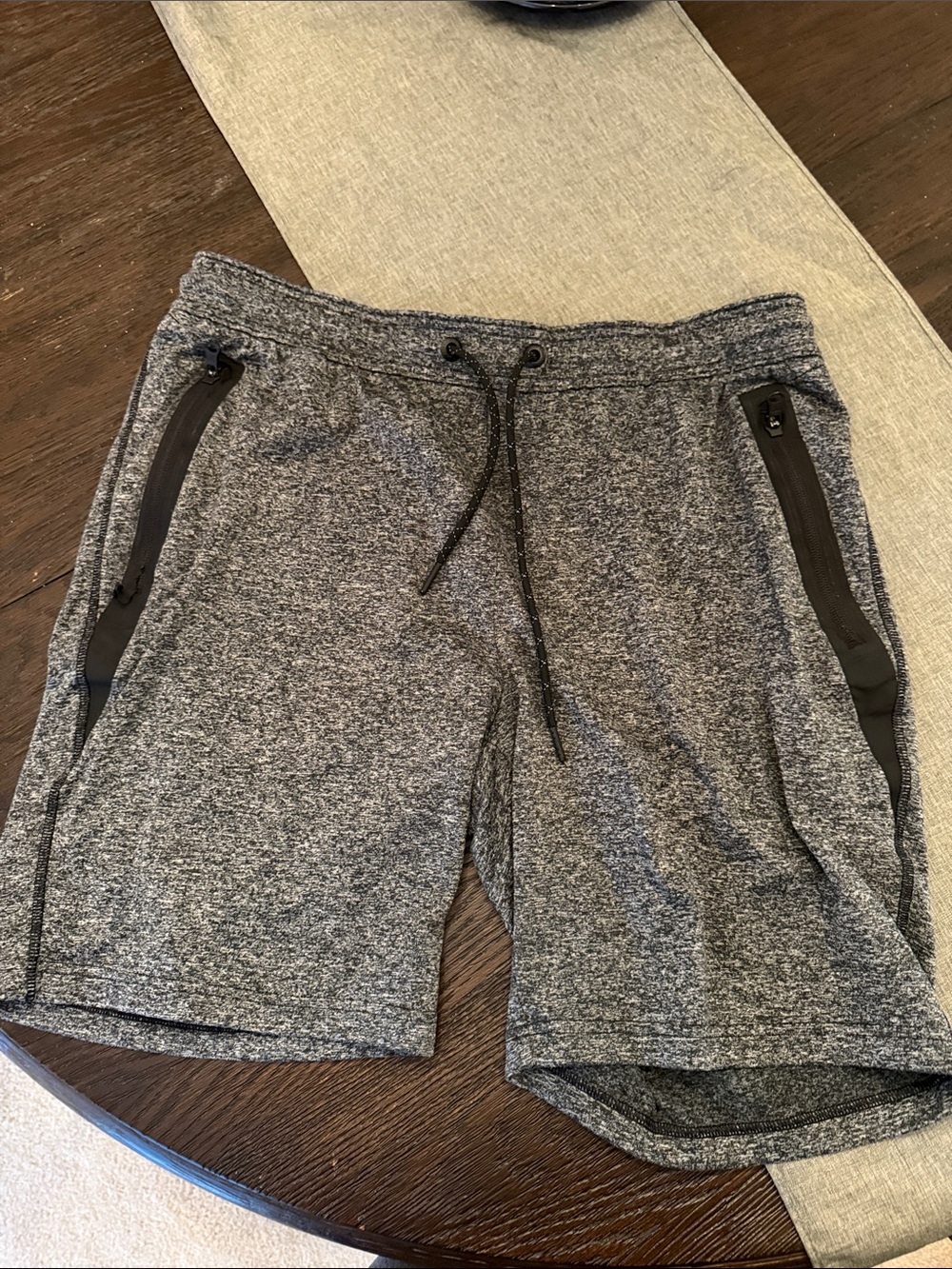 American Eagle Men's Heather Gray Athletic Shorts with Zip Pockets